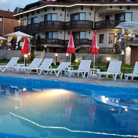Family Hotel Eterno Tsigov Chark Eksteriør billede