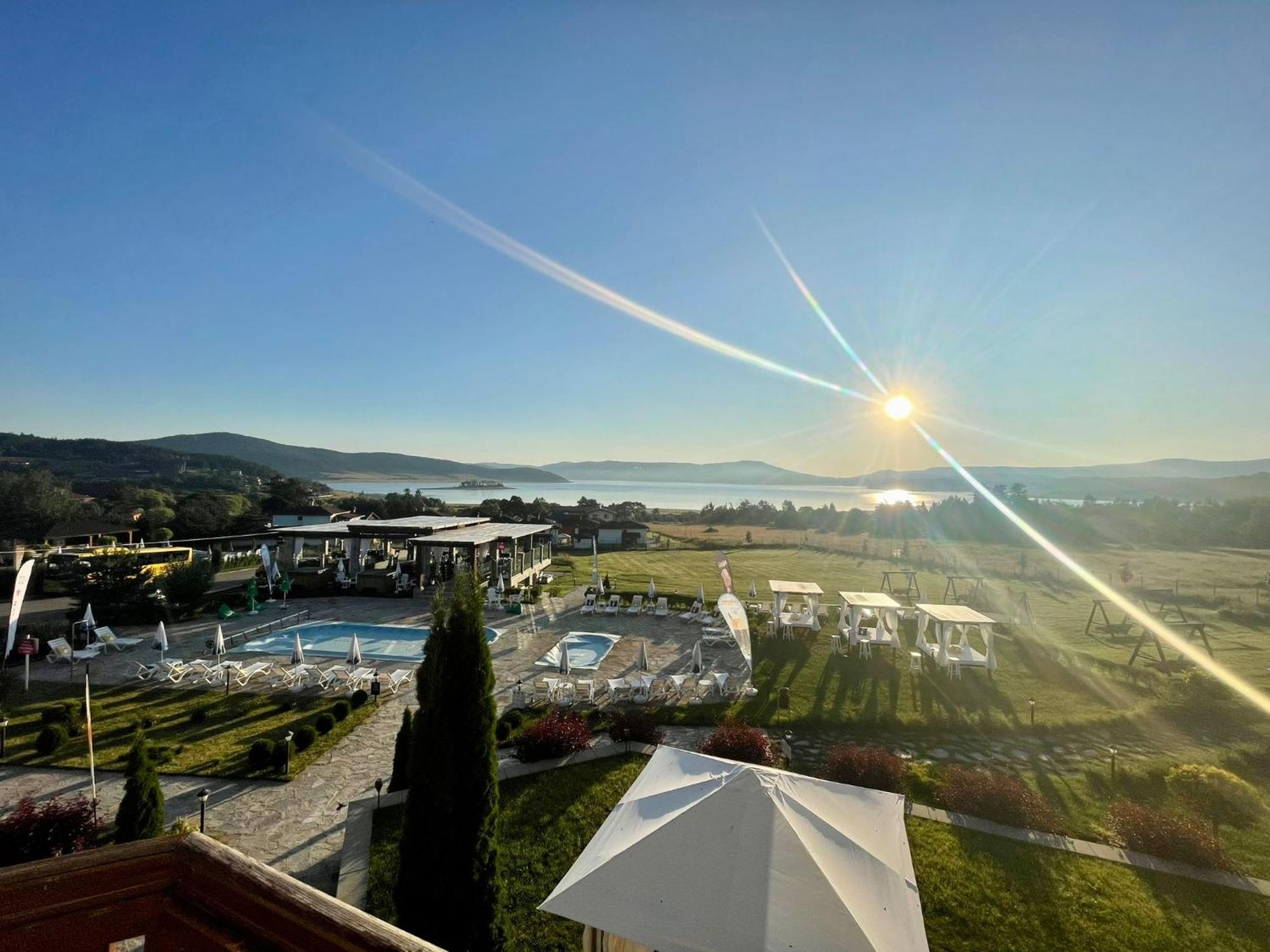Family Hotel Eterno Tsigov Chark Eksteriør billede