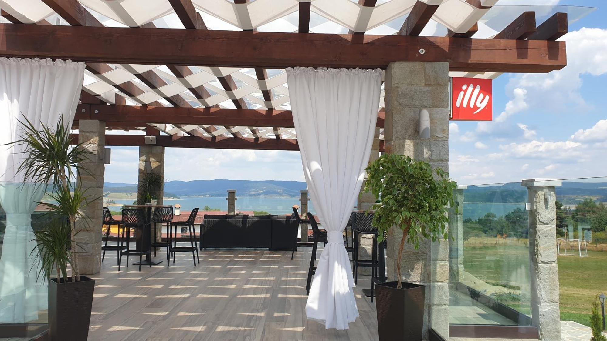 Family Hotel Eterno Tsigov Chark Eksteriør billede