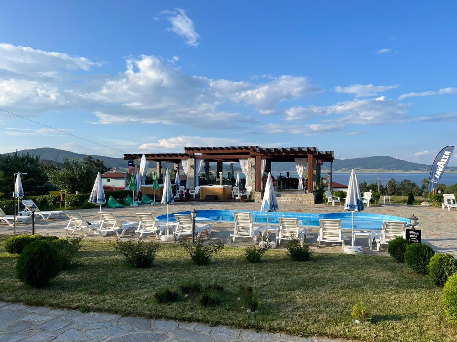 Family Hotel Eterno Tsigov Chark Eksteriør billede