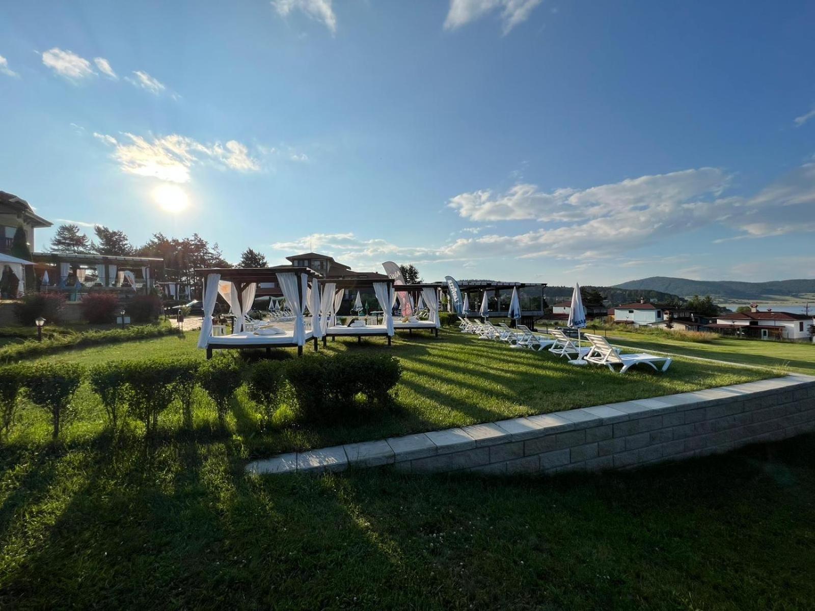Family Hotel Eterno Tsigov Chark Eksteriør billede