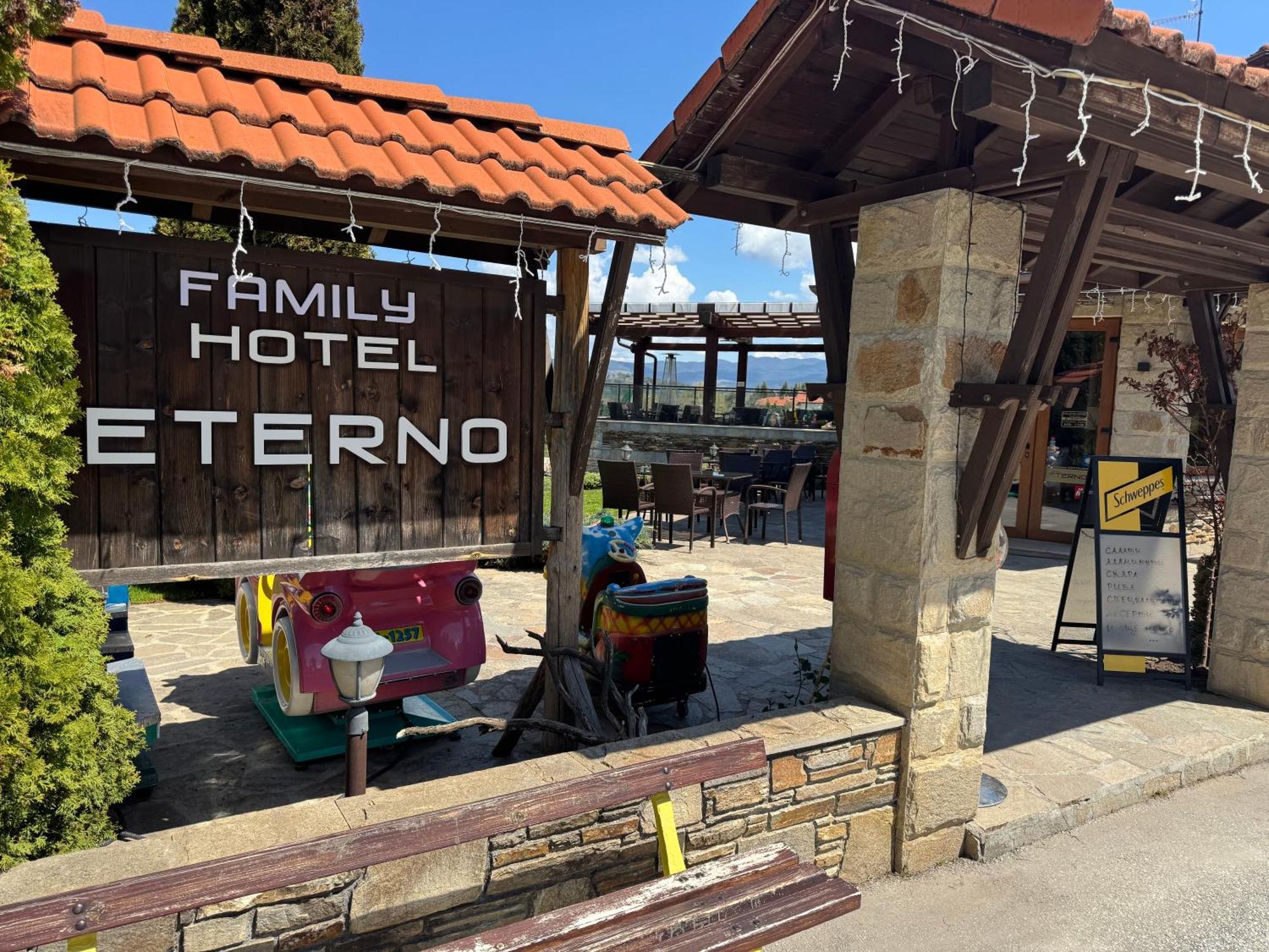 Family Hotel Eterno Tsigov Chark Eksteriør billede